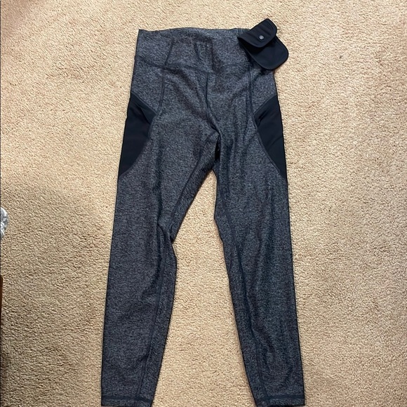 Old Navy Women’s Gray and Black Leggings size small - Picture 1 of 7